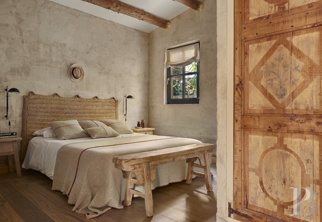 En Catalogne, dans l’arrière-pays de l’Empordà,  une vaste « masia » rénovée en plusieurs maisons - photo  n°13